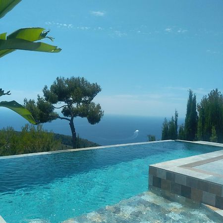 Eze - Appartement Dans Bas De Villa Avec Piscine Pres De Monaco Èze Exterior foto