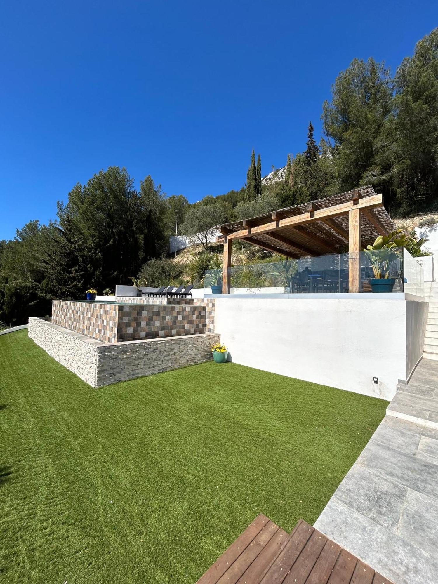 Eze - Appartement Dans Bas De Villa Avec Piscine Pres De Monaco Èze Exterior foto