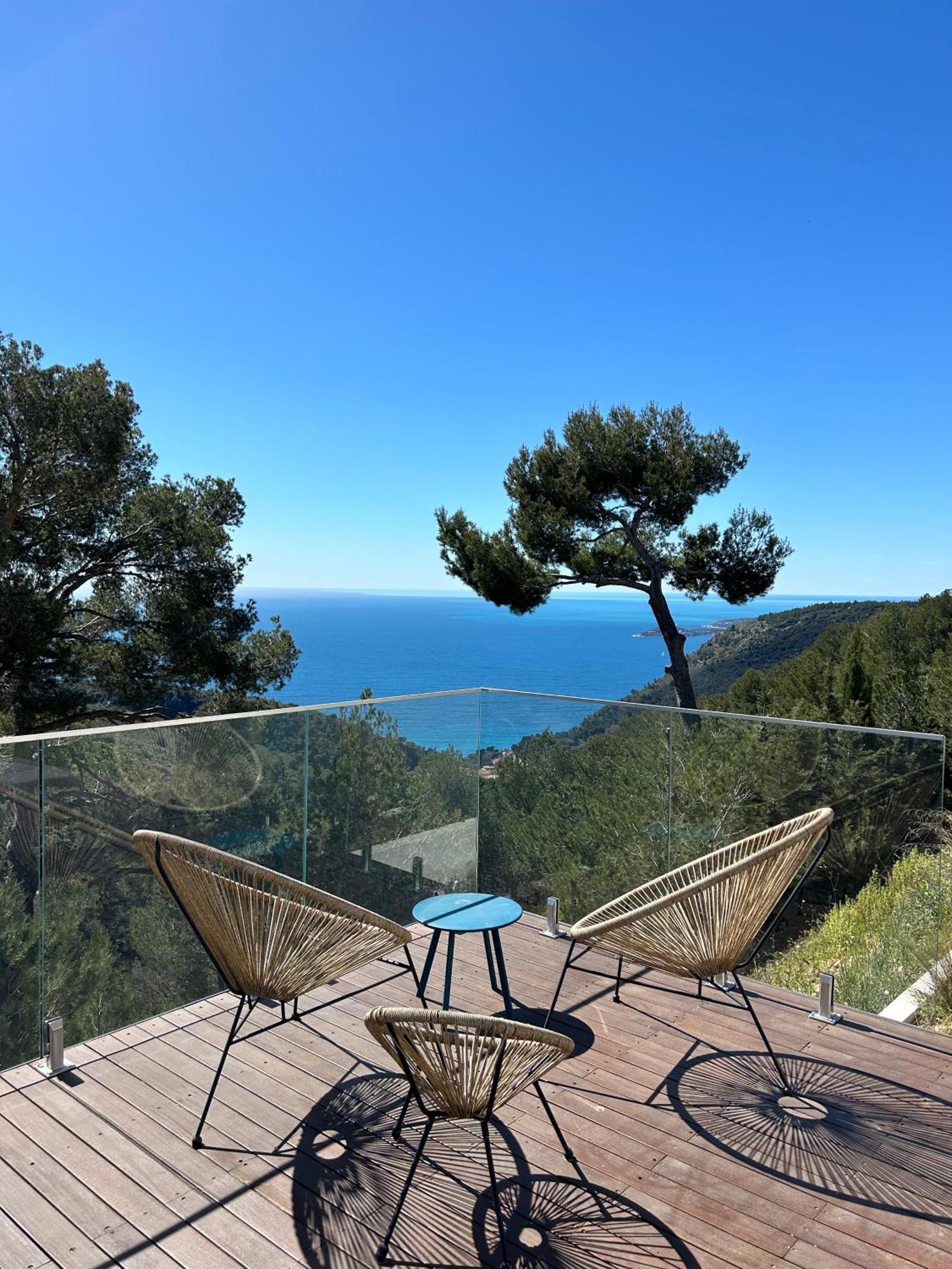 Eze - Appartement Dans Bas De Villa Avec Piscine Pres De Monaco Èze Exterior foto